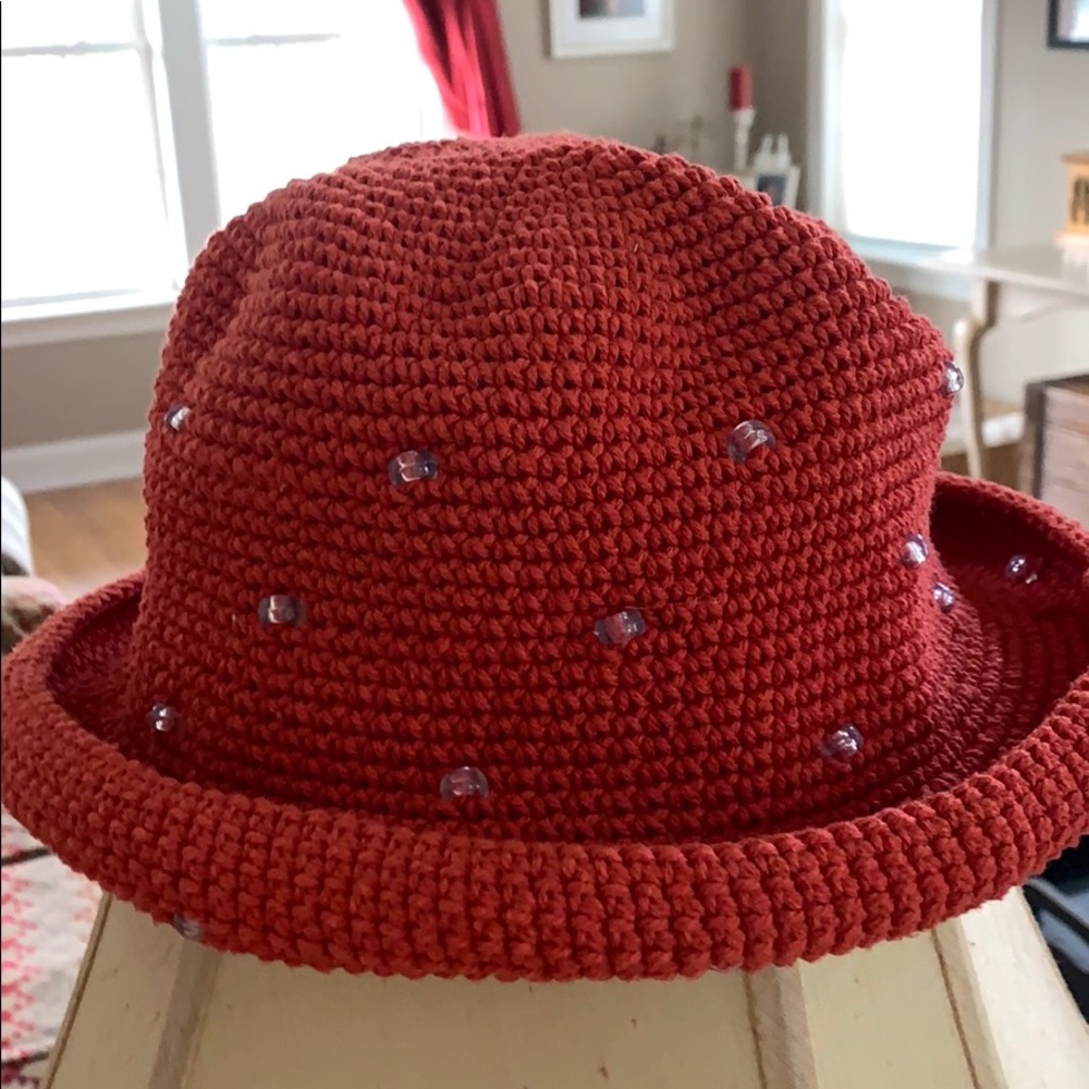Cotton hat with beads